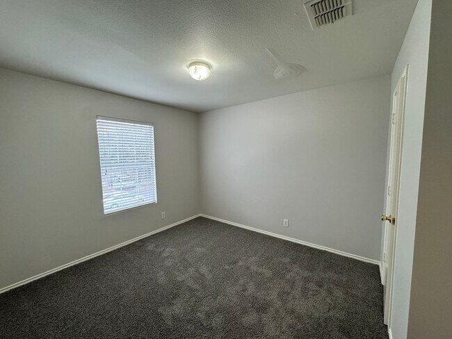 Building Photo - SPACIOUS 4 BR ON A CUL-DE-SAC W/ 2 LIVING AREAS & 2 EATING AREAS*STORAGE SHED*COVERED PATIO*EASY ...