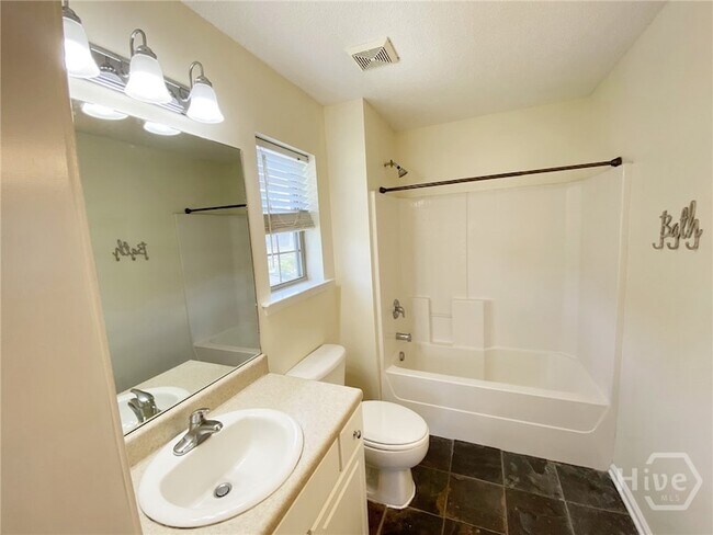 Building Photo - 205 Salt Landing Cir