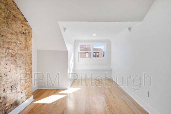 Building Photo - 161 Morewood Ave