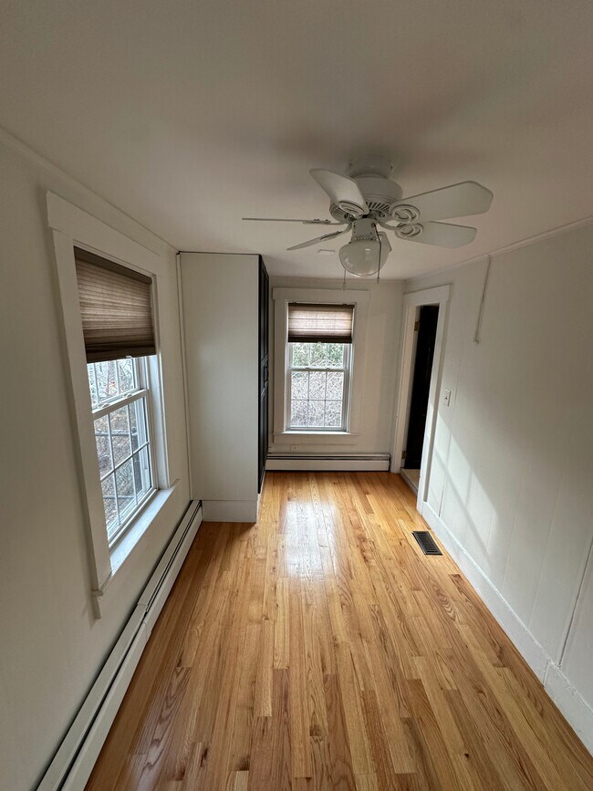 Building Photo - 51 Granville Ave