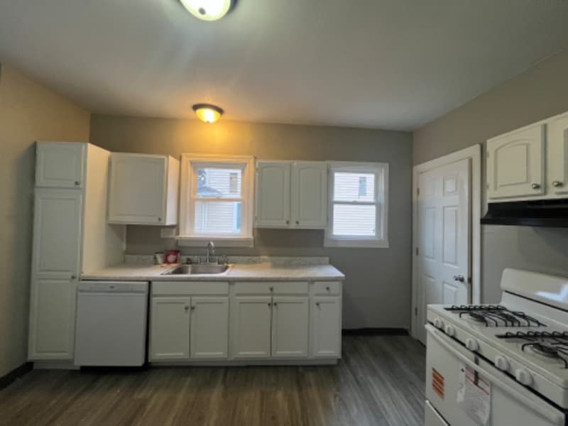 Building Photo - 1625 37th St