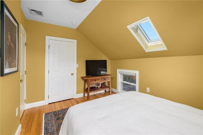Building Photo - 510 Wickenden St