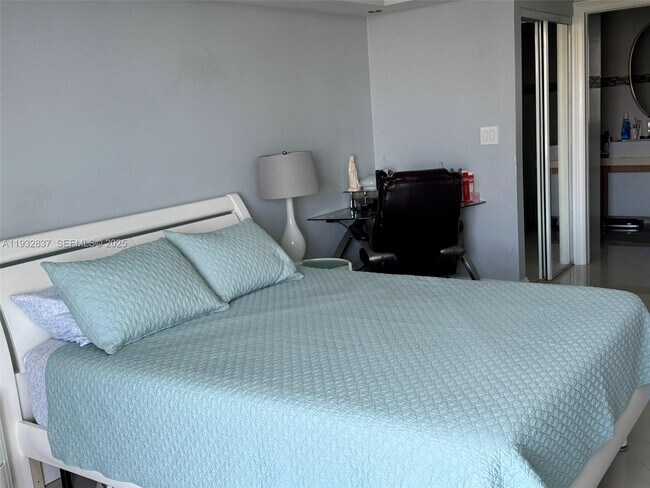 Building Photo - 3300 NE 192 St