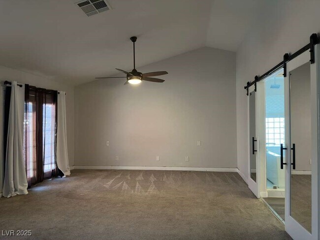 Building Photo - 2823 High View Dr