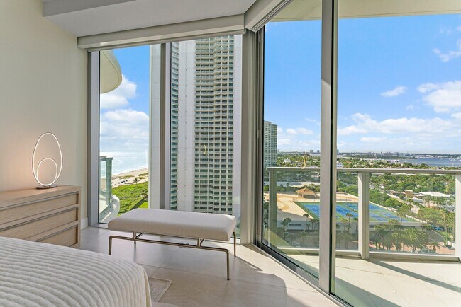 Building Photo - 3100 N Ocean Dr