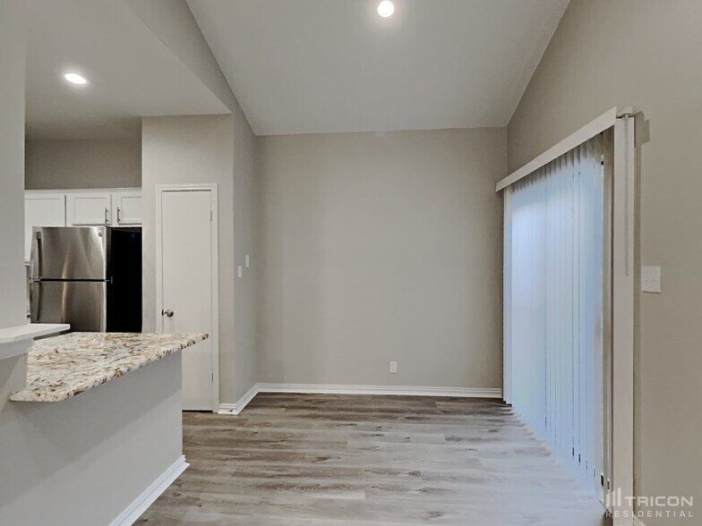 Building Photo - 1121 Cypress Ln