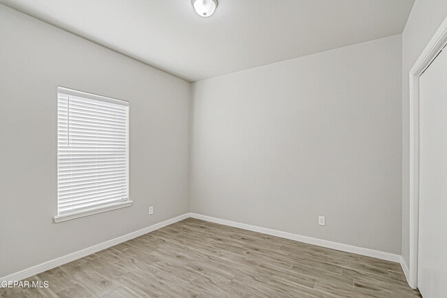 Building Photo - 5270 Sean Haggerty Dr