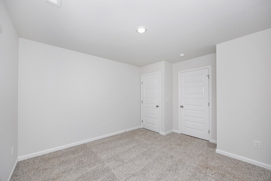 Building Photo - 128 Wellspring Rd