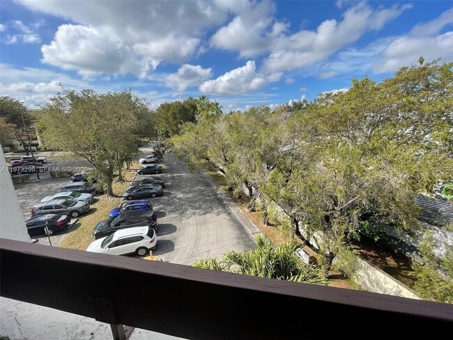 Building Photo - 9010 SW 125th Ave