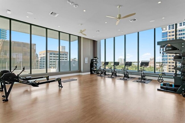 Building Photo - 275 1st Ave S