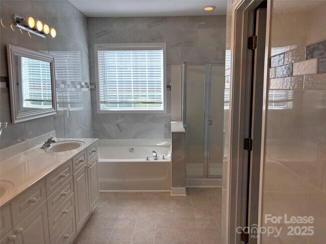 Building Photo - 118 Middleton Pl