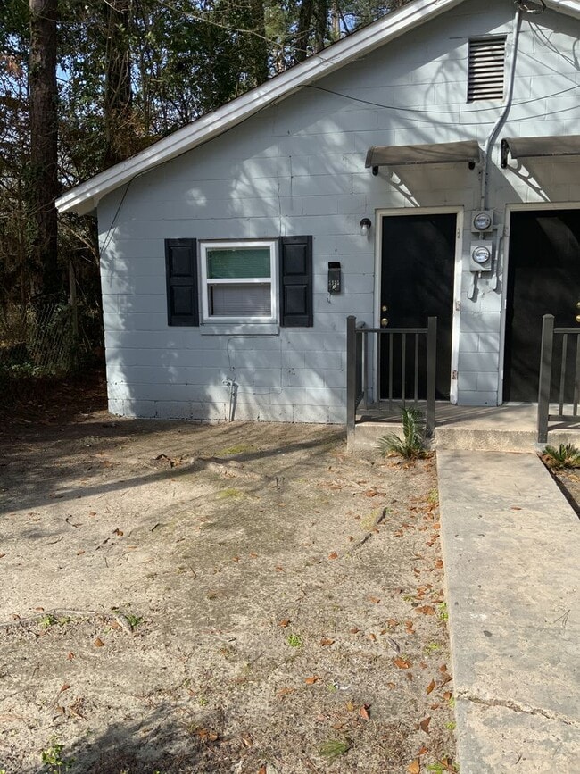 Building Photo - 1 bed 1bath duplex near Prisma health