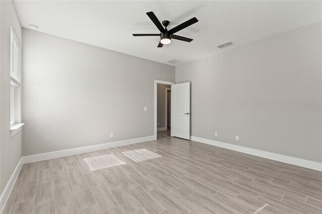 Building Photo - 326 Royal Palm Wy
