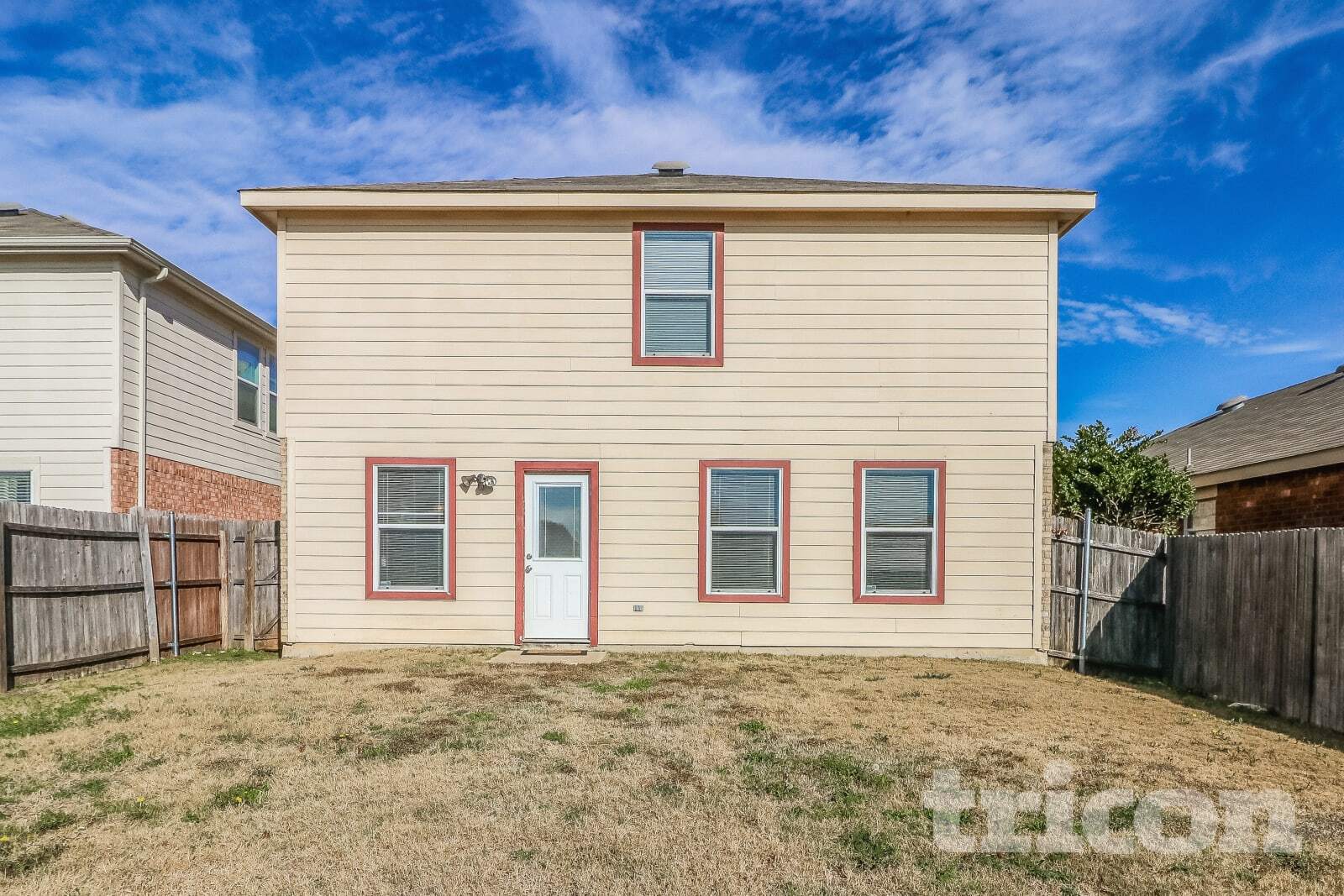 Building Photo - 4865 Waterford Dr