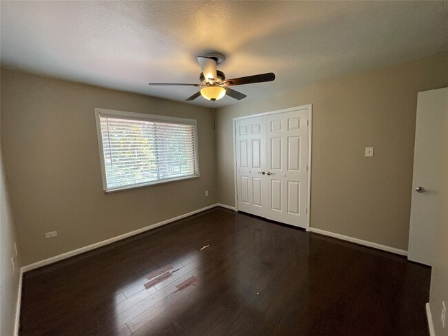 Building Photo - 12315 Glenview Dr