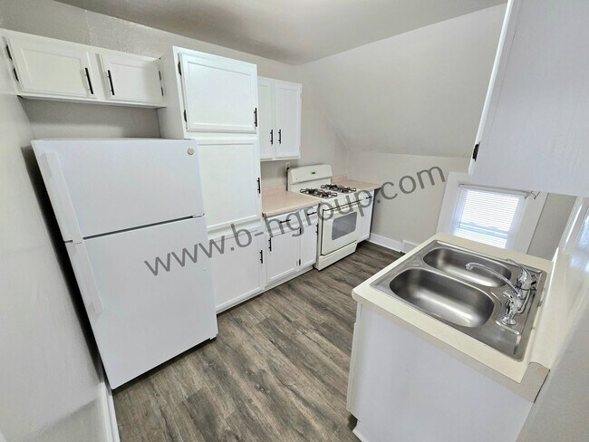 Building Photo - 1827 53rd St