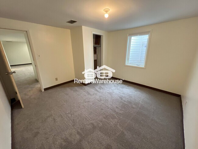 Building Photo - 7759 Elmwood Ln