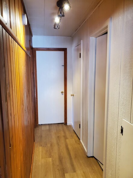 Building Photo - 10370 Ute Pass Ave