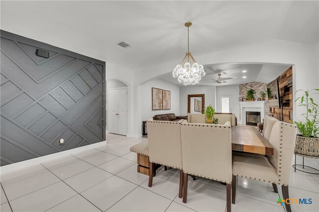 Building Photo - 5577 Perdita Dr