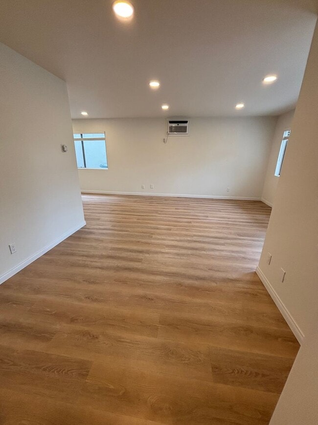 Building Photo - 414 N Columbus Ave