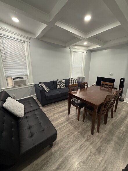 Building Photo - 321 Park Ave