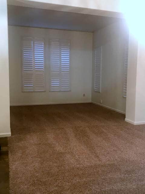 Building Photo - Beautiful 4 bedroom, 2 bath single story h...
