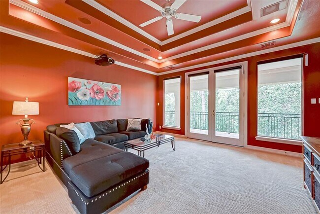 Building Photo - 16810 Southern Oaks Dr