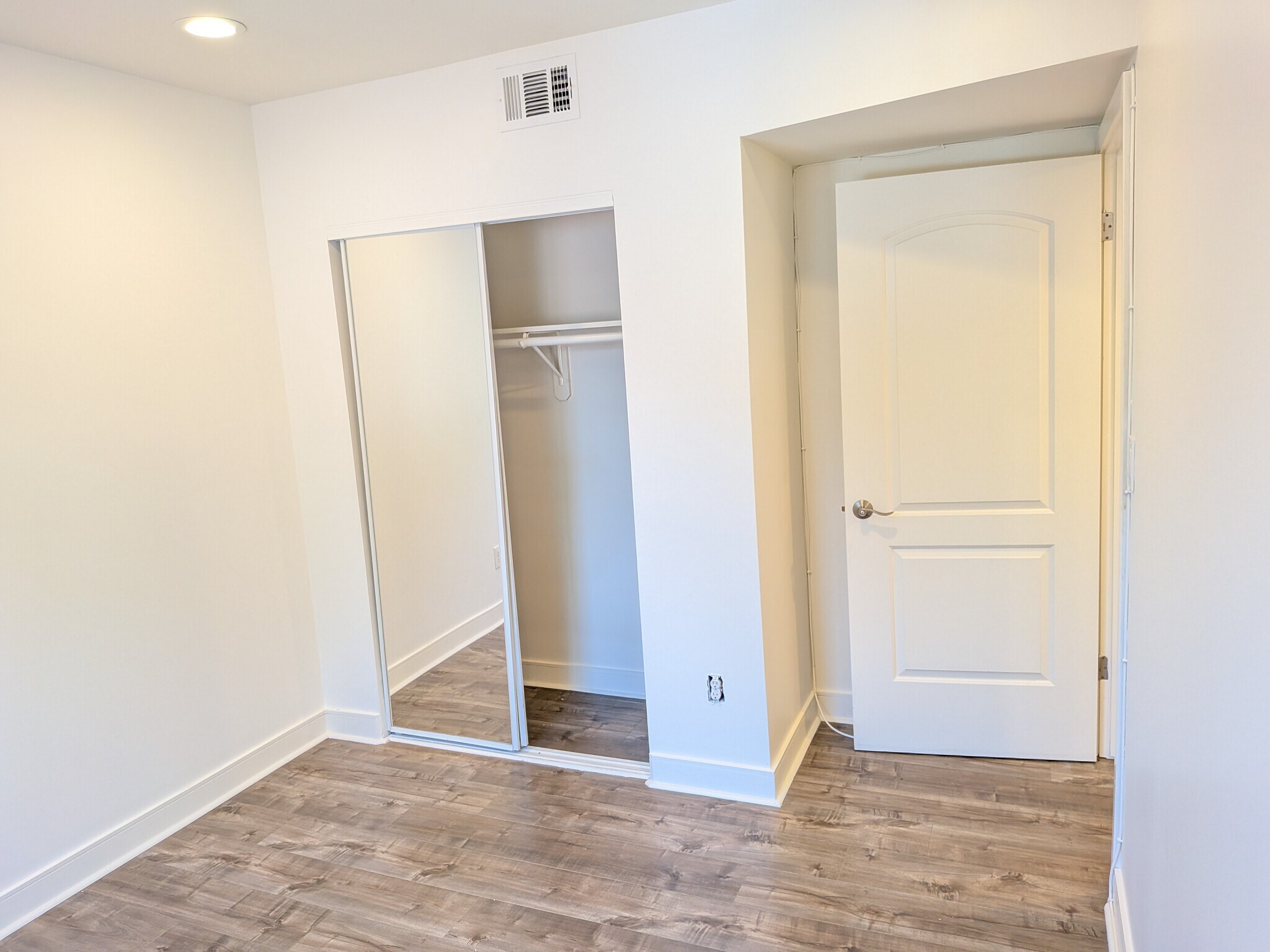 Building Photo - 2614 Chariton St