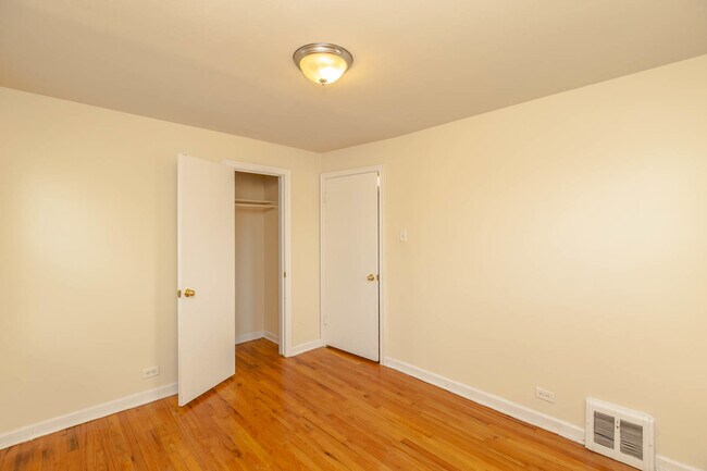 Building Photo - 4258 W Nelson St