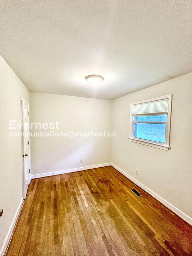 Building Photo - 12364 Mason Ave