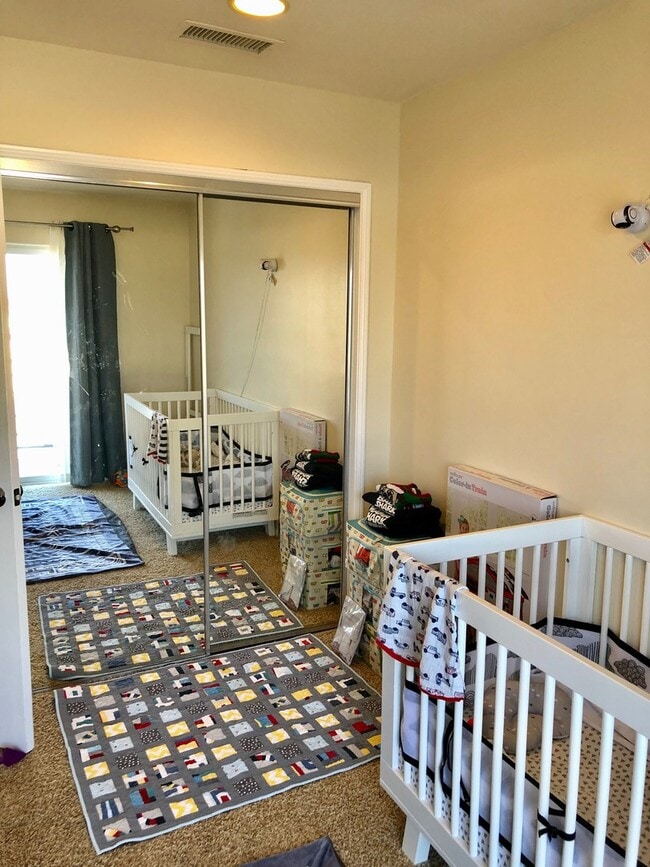 Building Photo - Lovely 3 bd/2.5 ba Townhome - Old Town Torrance!