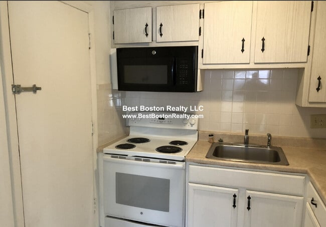 Building Photo - 216 Revere Beach Pkwy