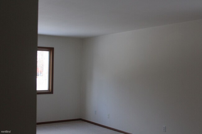 Building Photo - 3 br, 1.5 bath Duplex - 2403 Morning Dawn Dr
