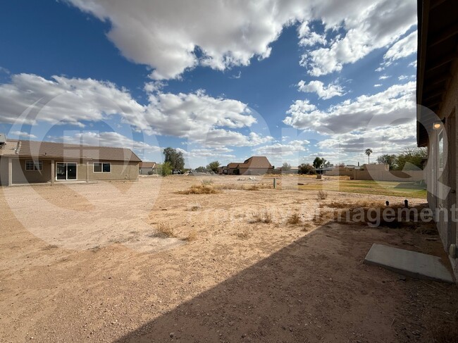Building Photo - 14147 S Vera Cruz Rd