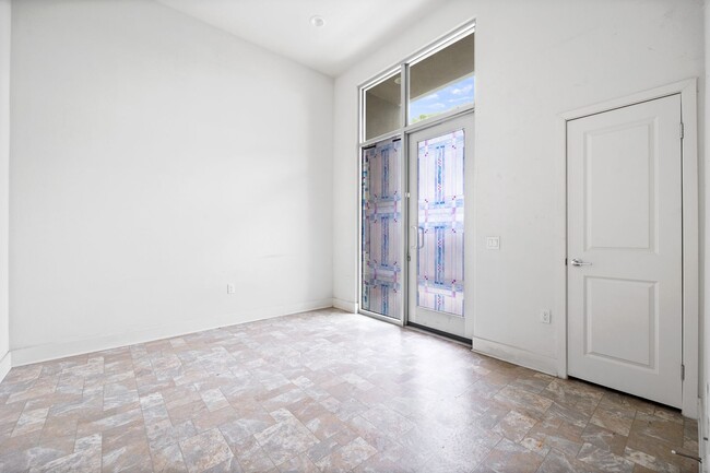 Building Photo - 1222 N Harbor Blvd