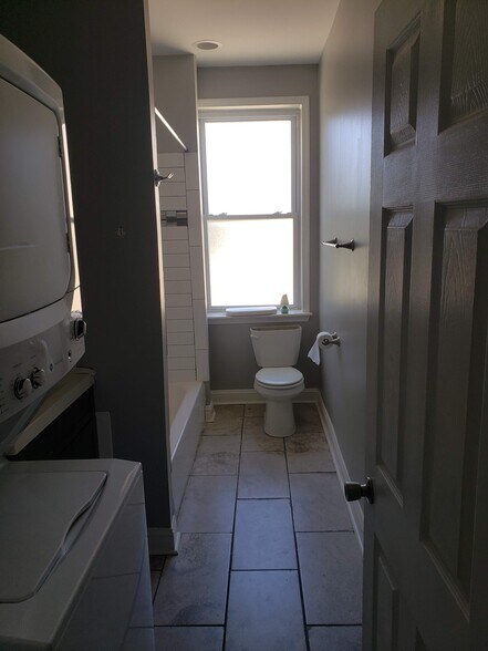 Building Photo - 3416 W Clearfield St