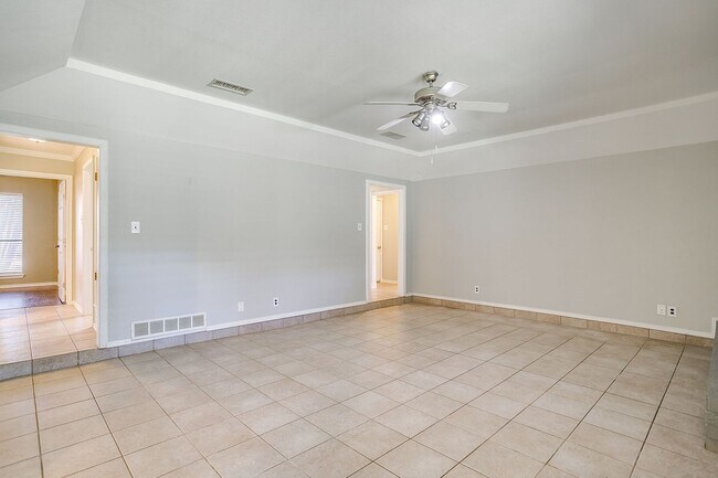 Building Photo - Spacious 3 Bed. 2 Bath Rental Ready for New Tenants- HEB ISD- 76040