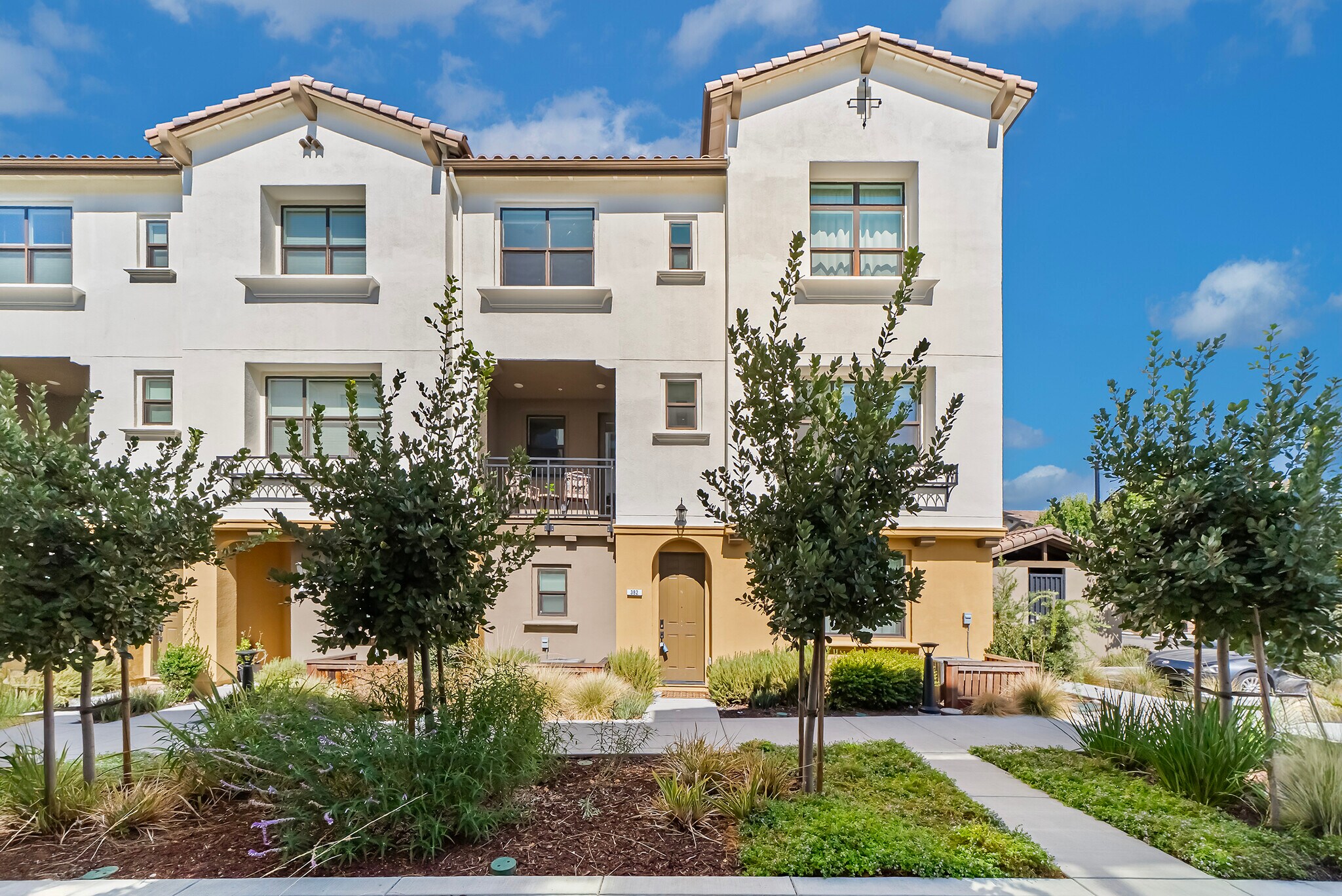 Building Photo - 382 Camarillo Ter