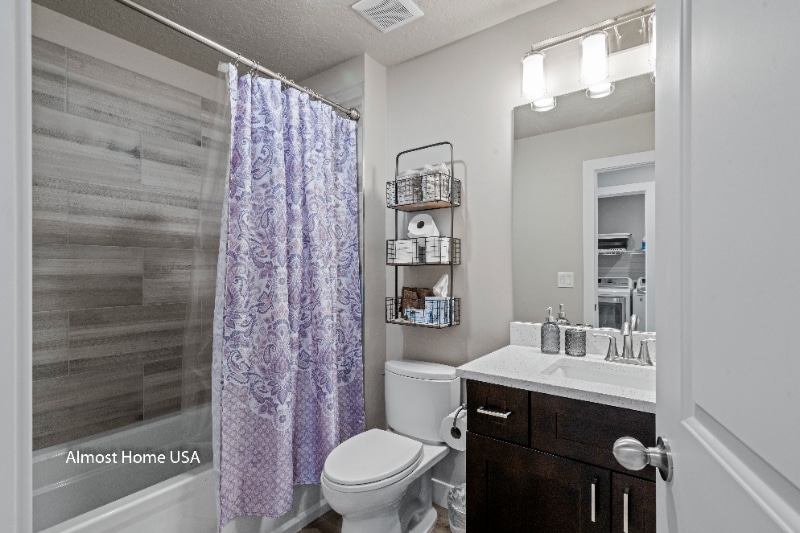 Building Photo - 572 Lewski Ln