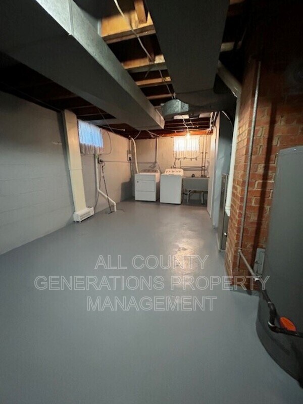 Building Photo - 16402 Webster Rd
