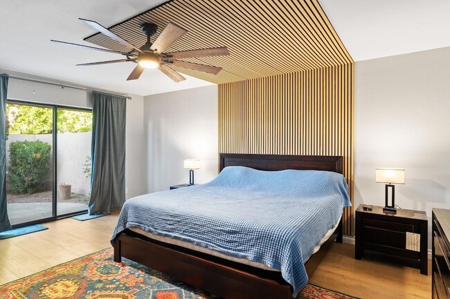 Building Photo - 8178 E Vía De La Escuela