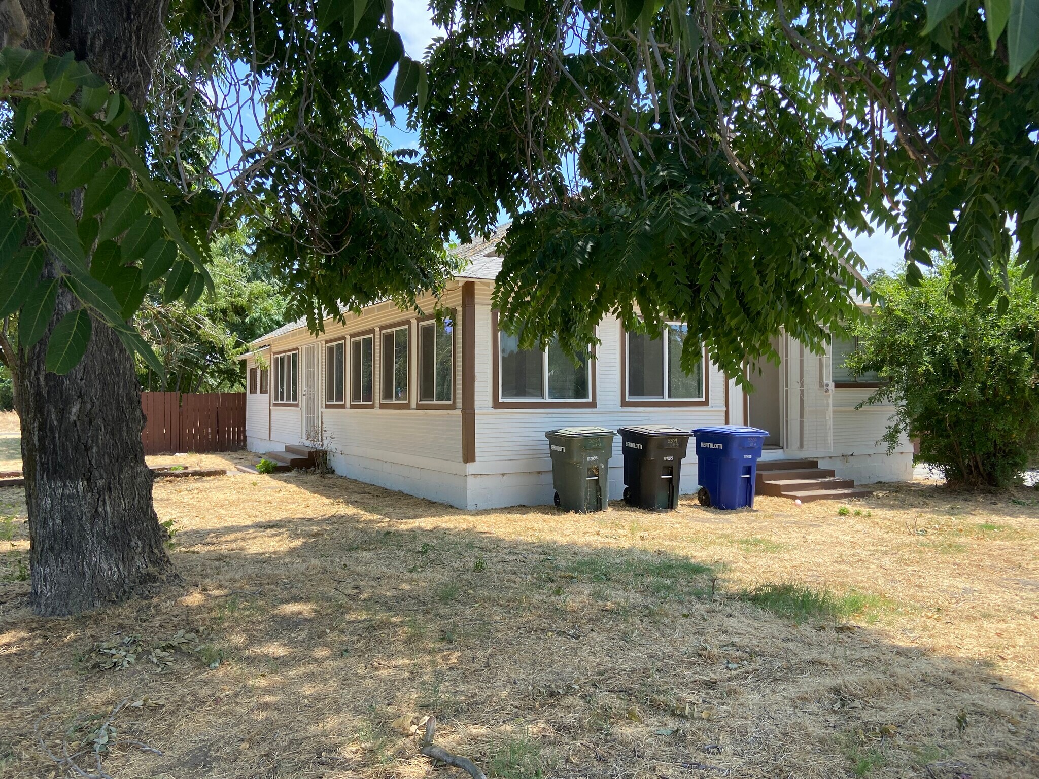 Building Photo - 3204 6th St