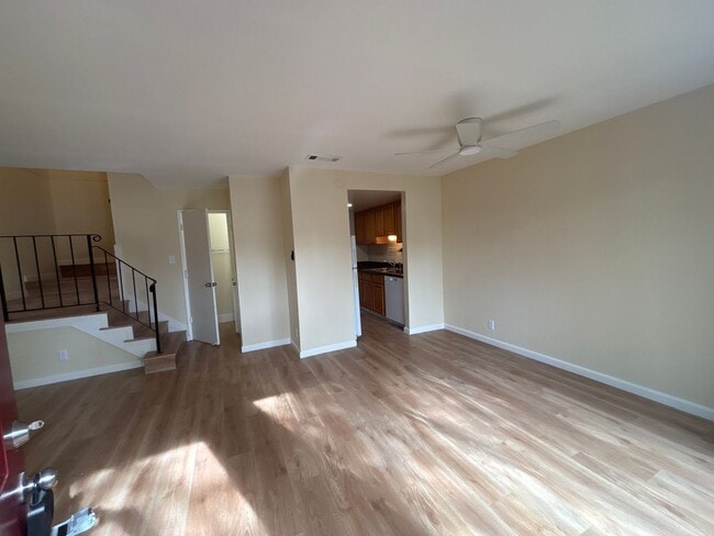 Building Photo - 4327 Fairlands Dr