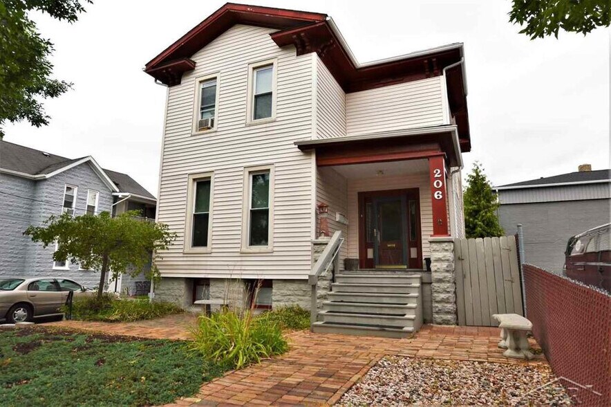 Exterior of Home - 206 S Walnut St