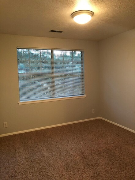 Building Photo - 3134 S Gekeler Ln