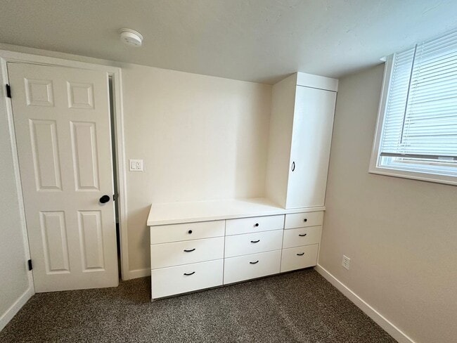 Building Photo - Rent with confidence! Across the street from College of Idaho!