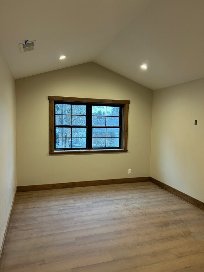 Building Photo - 1062 N A St