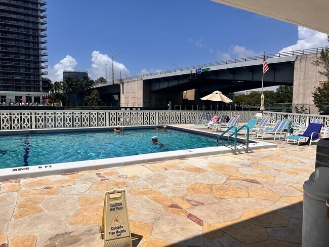 Building Photo - 1801 S Ocean Dr