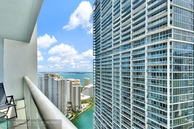 Building Photo - 475 Brickell Ave