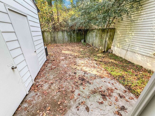 Building Photo - 3575 Kennesaw Station Dr